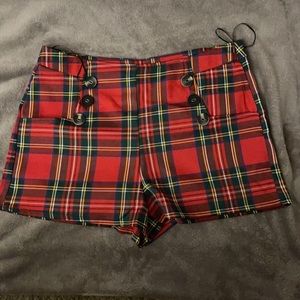 Something pretty plaid shorts - dolls kill. Sz- L